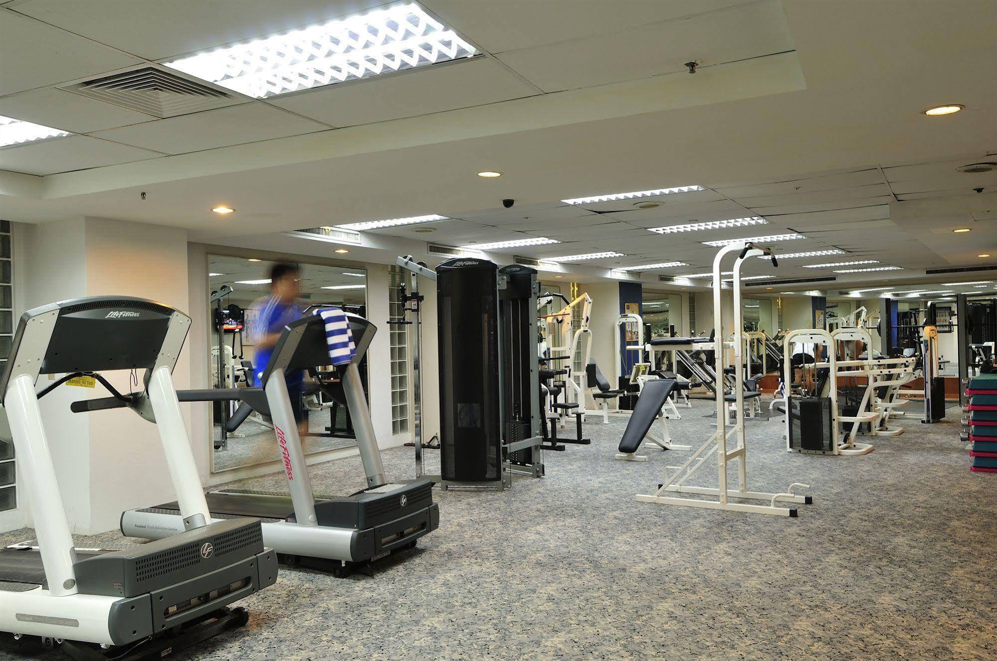 Parkcity Everly Hotel Мири Екстериор снимка